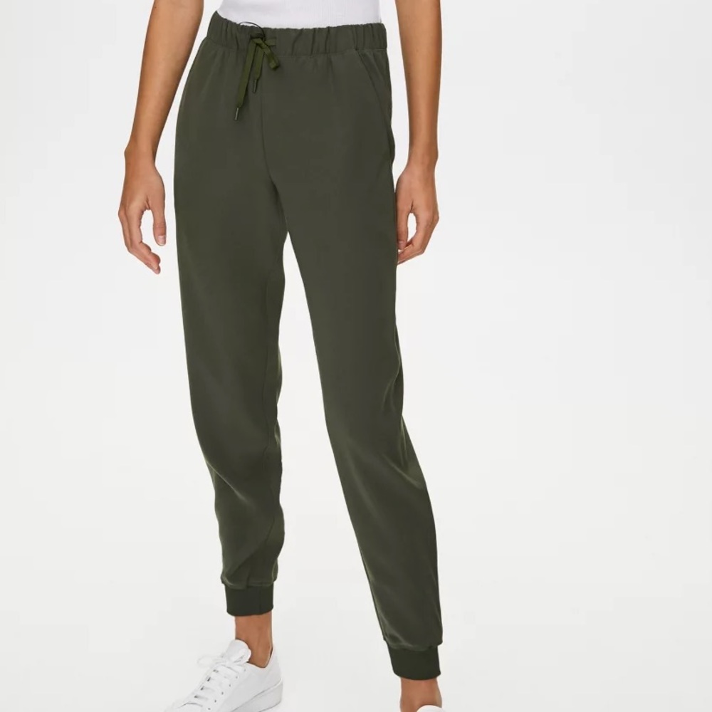 Black Aritzia Group by Babaton Electron Jogger